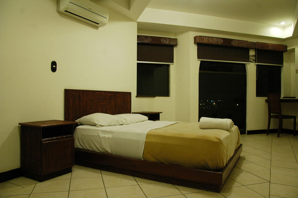 Alajuela Backpackers Airport Hostel Room photo